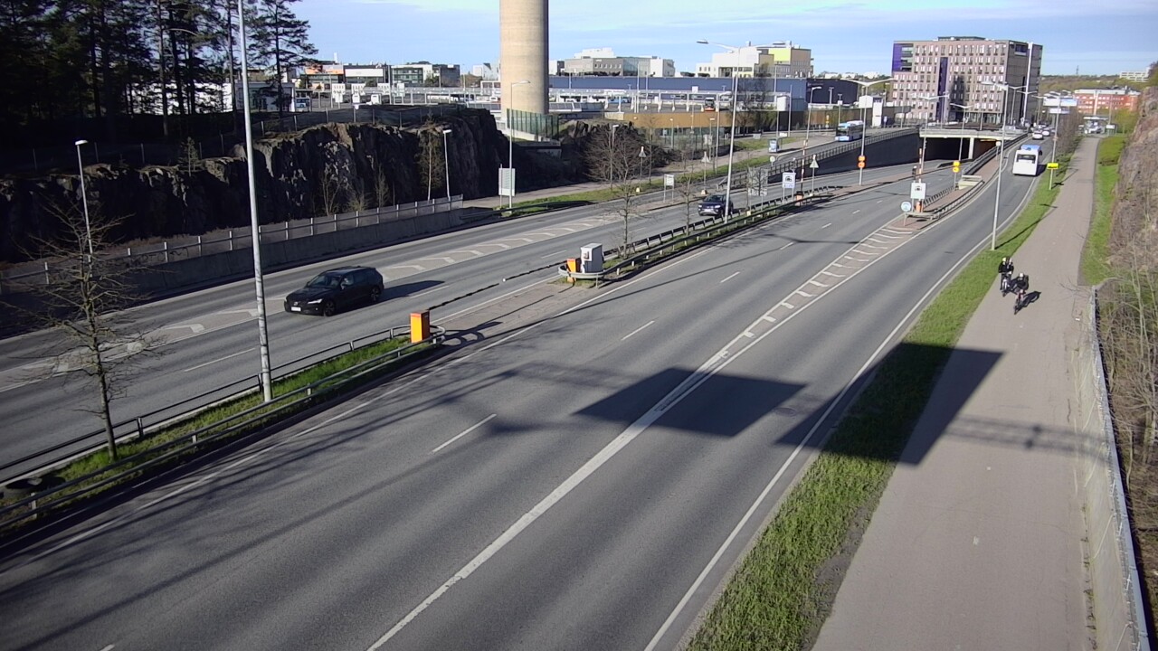 Weather Camera Image Väg 100 Helsingfors Skogsbackavägen, Ilmala, Helsinki, Uusimaa