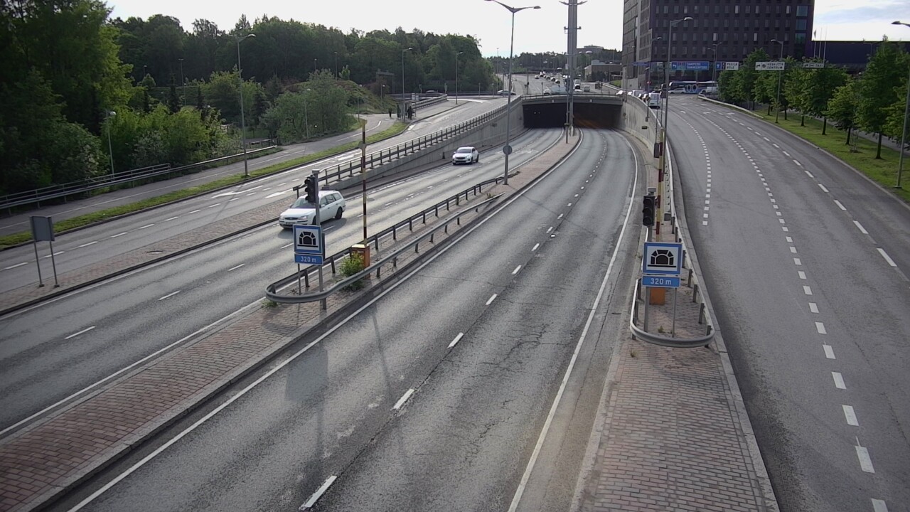 Kelikamerat Kuva Tie 100 Helsinki Hakamäentie, Kivihaan tunneli, länsi, Helsinki, Uusimaa