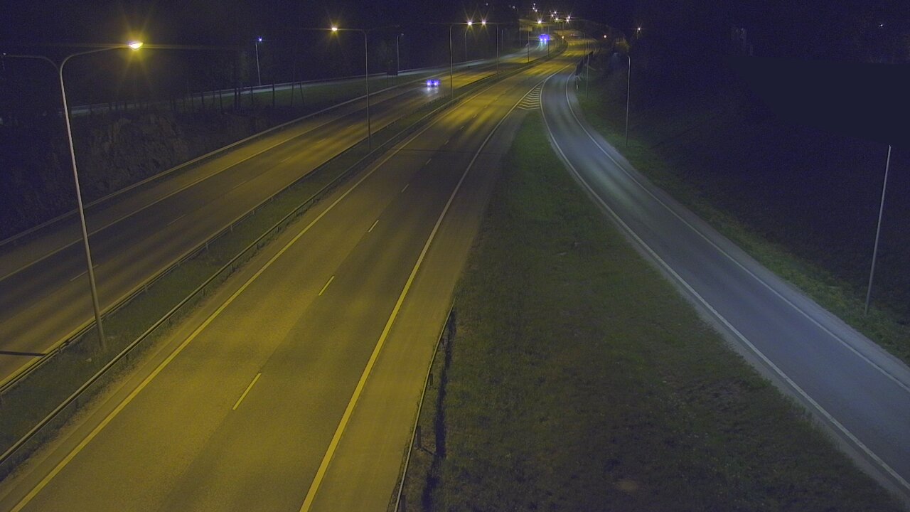 Weather Camera Image Road 1 Espoo, Tuomarila, Espoo, Uusimaa
